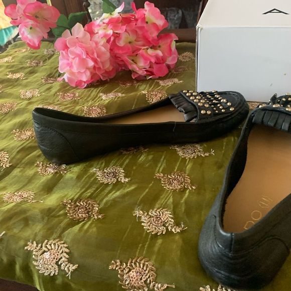 Aldo Black Studded Flats - Picture 5 of 11